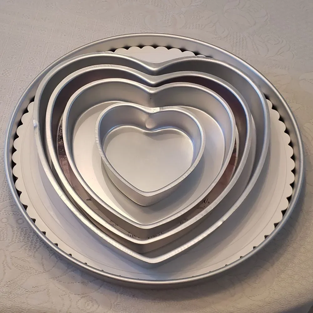 Set of 4 Wilton Heart Shaped Cake Pans With 18